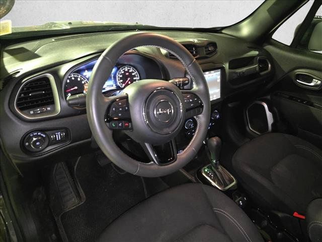 Used 2021 Jeep Renegade Latitude AWD/4WD image 16
