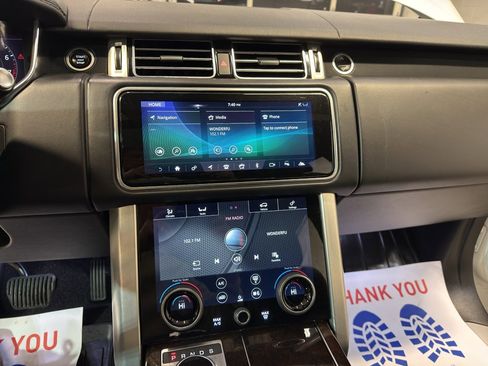 Used 2020 Land Rover Range Rover HSE image 18
