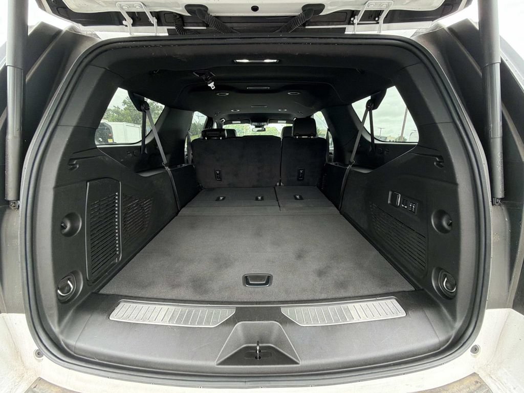 Used 2024 Chevrolet Suburban Premier AWD/4WD image 12