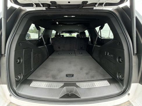 Used 2024 Chevrolet Suburban Premier AWD/4WD image 12