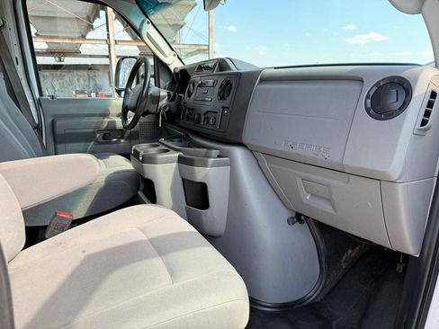 Used 2019 Ford E-350 and Econoline 350 Super Duty w/ Power Windows & Locks Group image 19