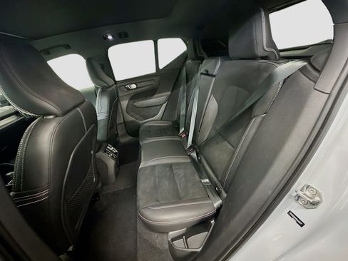 Used 2021 Volvo XC40 P8 Recharge AWD/4WD image 30