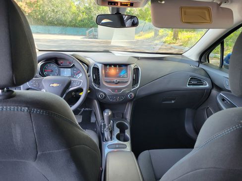 Certified 2016 Chevrolet Cruze LT image 12