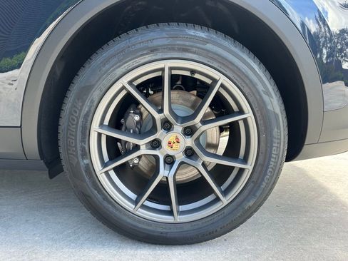 Used 2025 Porsche Cayenne E-Hybrid Coupe image 42