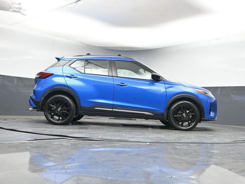 Used 2024 Nissan Kicks SR w/ Exterior Package image 30