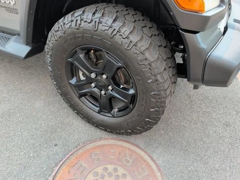Used 2021 Jeep Wrangler Unlimited Sport AWD/4WD image 9