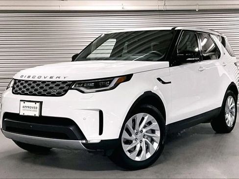 Certified 2025 Land Rover Discovery S image 1
