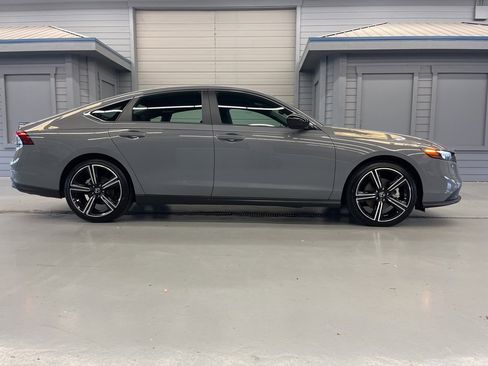 Used 2025 Honda Accord Sport image 8