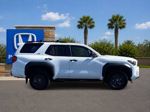 Used 2025 Toyota 4Runner SR5 AWD/4WD image 6