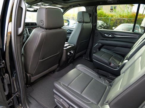 Used 2022 GMC Yukon XL Denali image 25