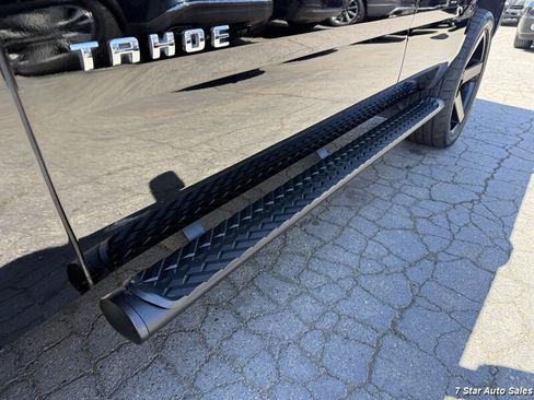 Used 2020 Chevrolet Tahoe LT w/ Luxury Package AWD/4WD image 17