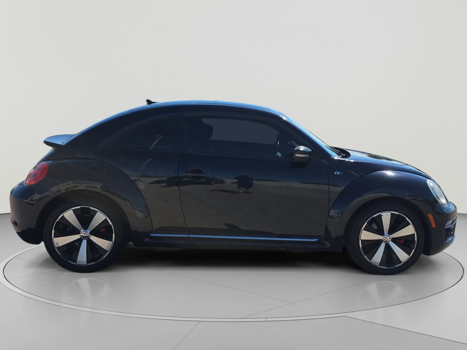 Used 2014 Volkswagen Beetle R-Line FWD image 6