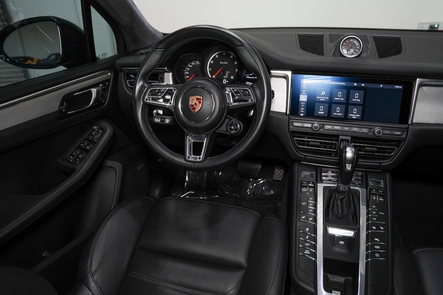 Used 2020 Porsche Macan Turbo AWD/4WD image 39