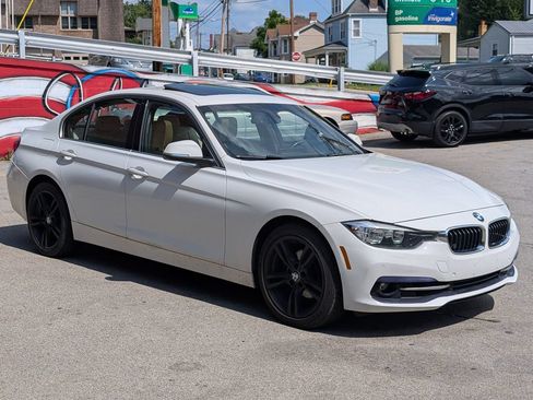 Used 2017 BMW 330i xDrive Sedan AWD/4WD image 3