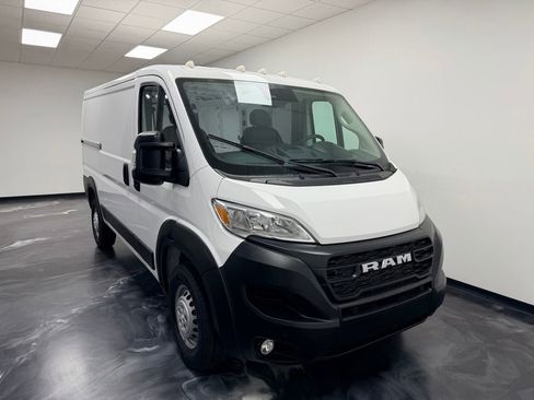 Used 2024 RAM ProMaster 2500 w/ Safety Group FWD image 22