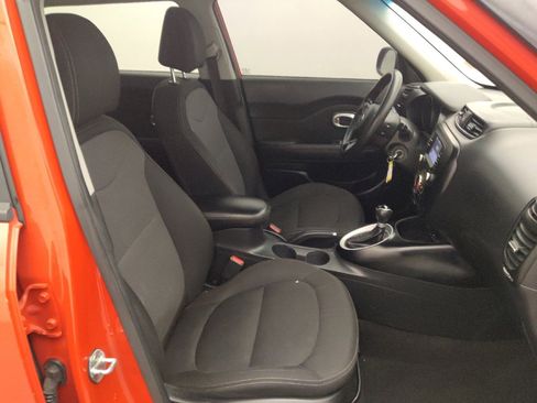 Used 2017 Kia Soul + image 21