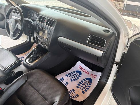 Used 2013 Volkswagen Jetta SE FWD image 46