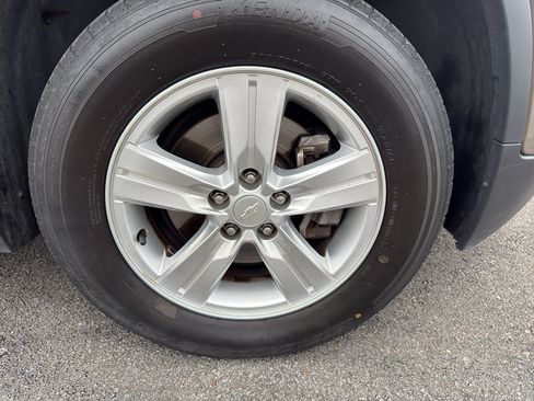Used 2022 Chevrolet Trax LS w/ Tint and Cruise Package AWD/4WD image 9