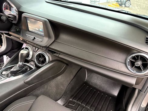 Used 2017 Chevrolet Camaro LT image 31