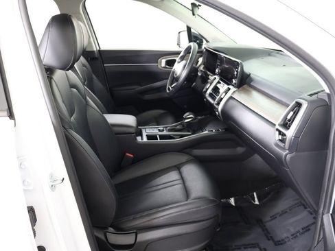 Used 2023 Kia Sorento S AWD/4WD image 30
