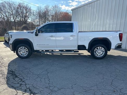 Used 2024 GMC Sierra 2500 SLT w/ SLT Premium Package image 9