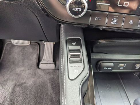 Certified 2025 Kia Telluride EX w/ EX Captain's Chair Package image 28