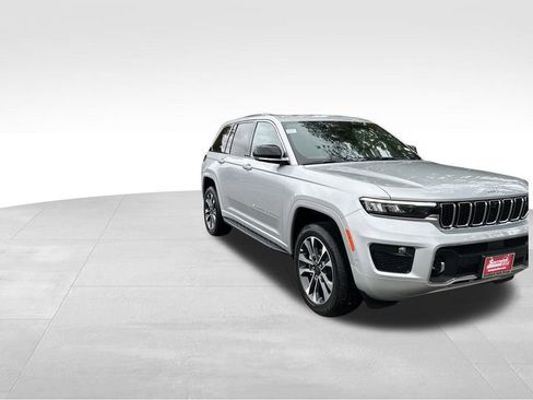 New 2025 Jeep Grand Cherokee Overland w/ Adv Protech Group III image 8