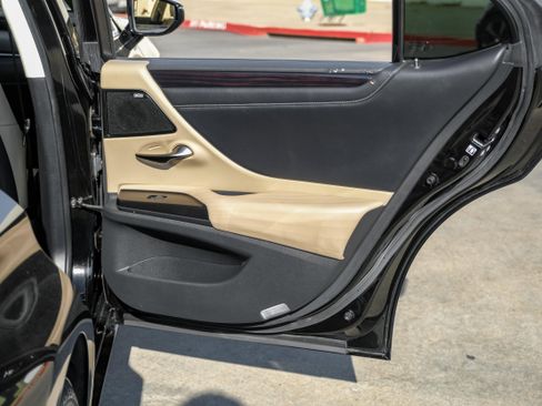 Used 2020 Lexus ES 300h 300h image 43