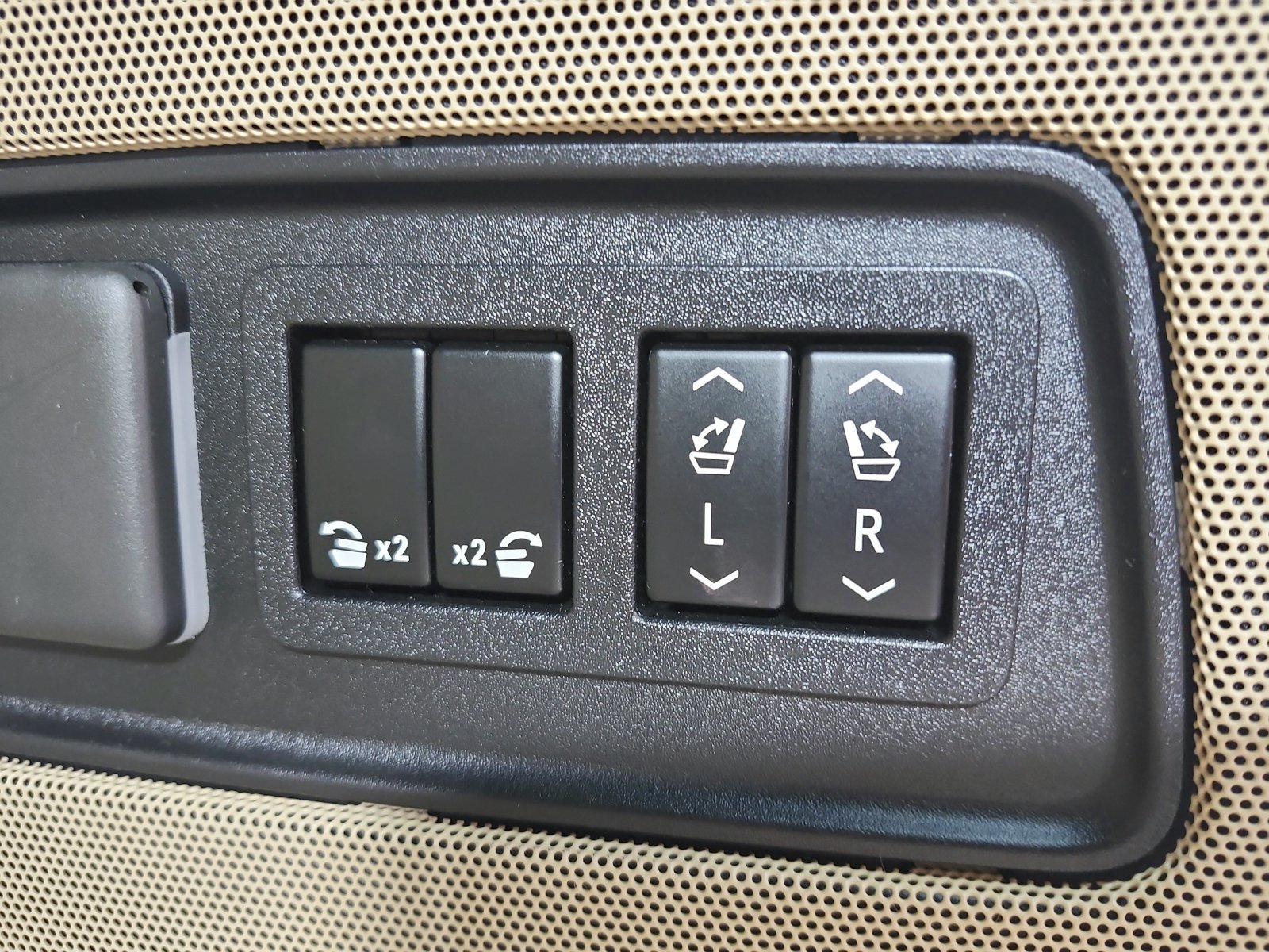 Used 2021 Cadillac Escalade ESV Premium Luxury AWD/4WD image 50