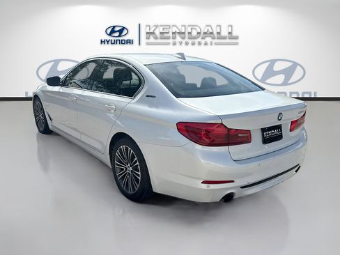 Used 2019 BMW 530e w/ Convenience Package RWD image 4