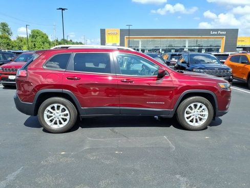 Used 2020 Jeep Cherokee Latitude w/ Cold Weather Group AWD/4WD image 28