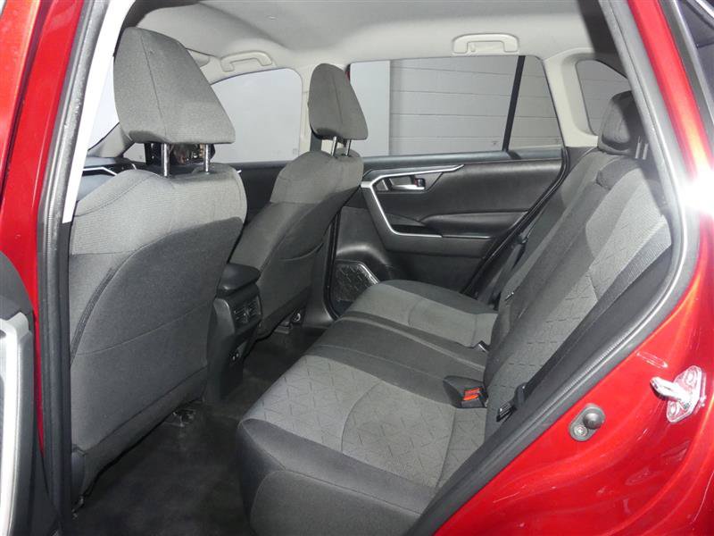 Used 2021 Toyota RAV4 XLE AWD/4WD image 27