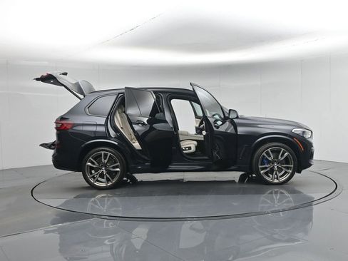 Used 2022 BMW X5 M50i w/ Executive Package image 5
