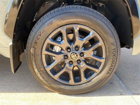 New 2026 Toyota Tundra Platinum image 9