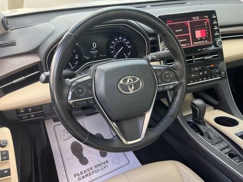 Used 2019 Toyota Avalon Limited image 37