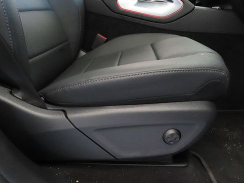 Used 2025 Mercedes-Benz GLE 350 4MATIC image 33