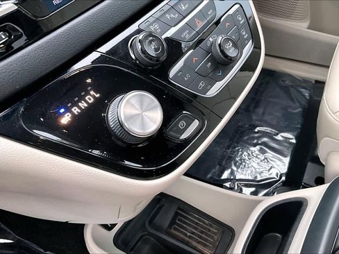 Used 2017 Chrysler Pacifica Touring-L Plus w/ Advanced Safetytec Group image 16