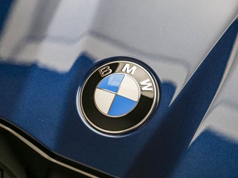 Used 2026 BMW 530i w/ M Sport Package RWD image 8