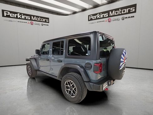 Used 2024 Jeep Wrangler Unlimited Rubicon image 3
