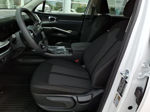 Certified 2026 Kia Sorento LX FWD image 14