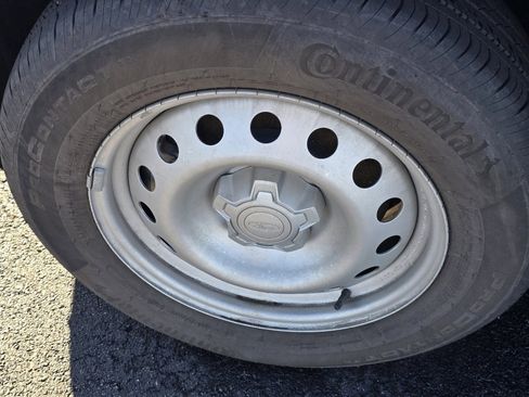 Used 2025 Ford Maverick XL image 24