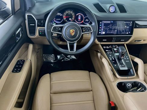 Used 2023 Porsche Cayenne AWD/4WD image 23