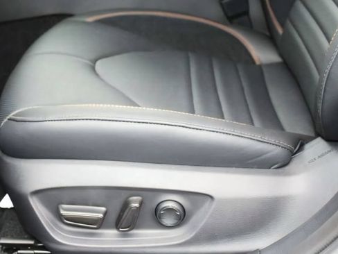 Used 2019 Toyota Avalon XSE w/ Protection Package FWD image 33