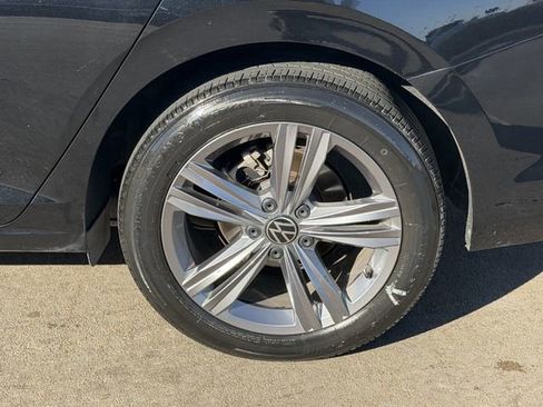 Used 2024 Volkswagen Jetta SE image 8