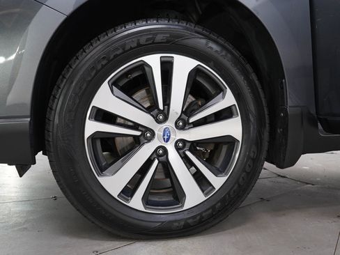 Used 2018 Subaru Outback 2.5i Limited AWD/4WD image 32