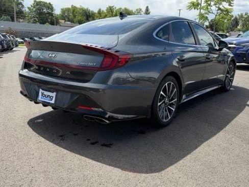 Used 2022 Hyundai Sonata Limited FWD image 3