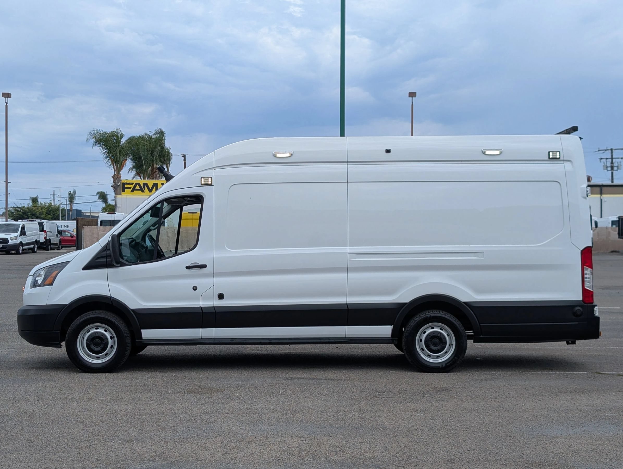 Used 2019 Ford Transit 250 148 High Roof Extended RWD image 6