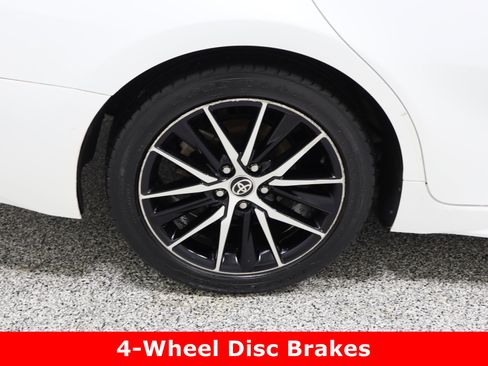 Used 2023 Toyota Camry SE image 6