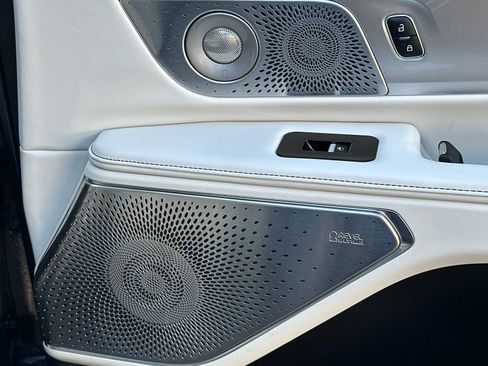 Used 2024 Lincoln Nautilus Black Label AWD/4WD image 21