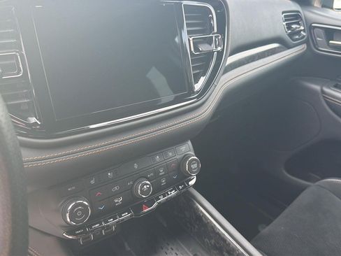 Used 2025 Dodge Durango R/T AWD/4WD image 17